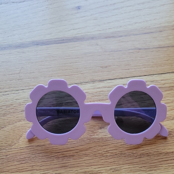 Kids Flower-Shaped Sunglasses - Purple - Picture 5 of 8